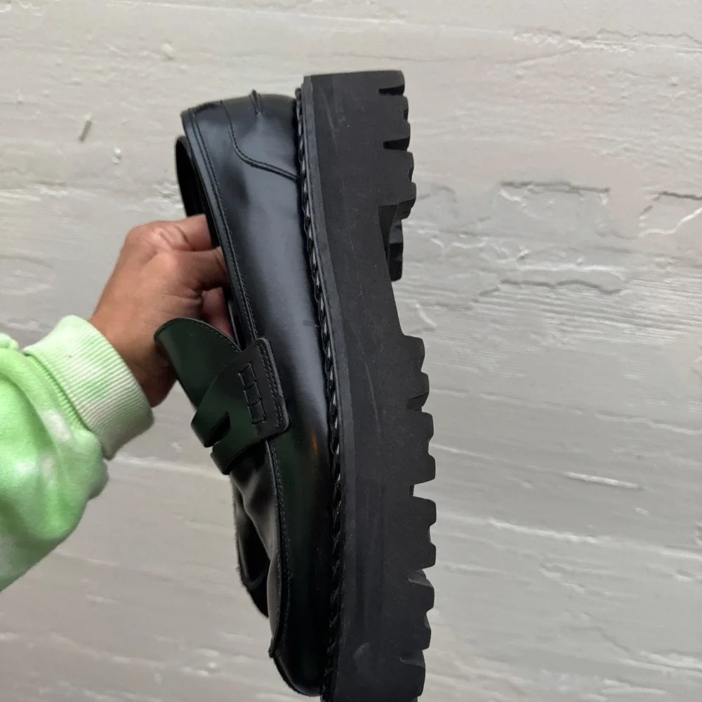 Aquatalia Platform Penny Loafers 10 Black Leather Chunky Lug Sole Waterproof y2k - Picture 6 of 11